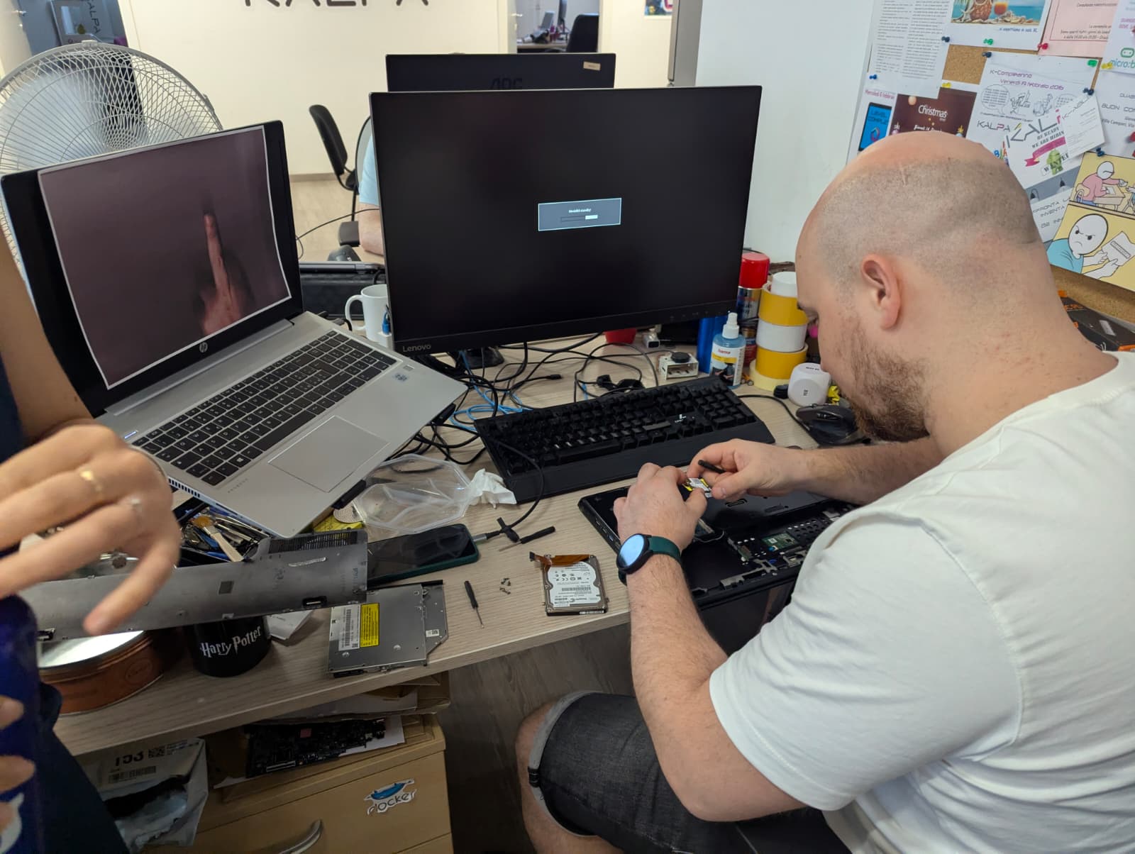 Buzzuzu al lavoro su hardware